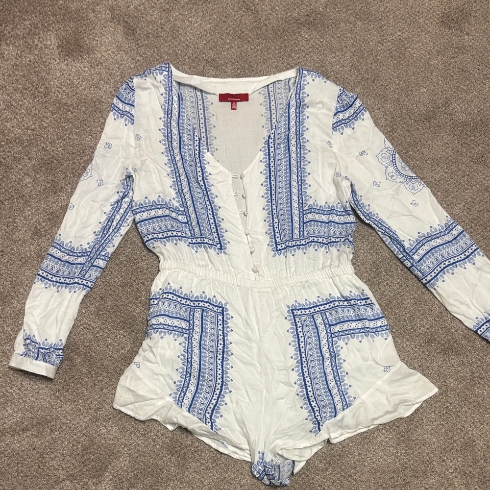 Saks Fifth Avenue RED White Top with Blue Border Print